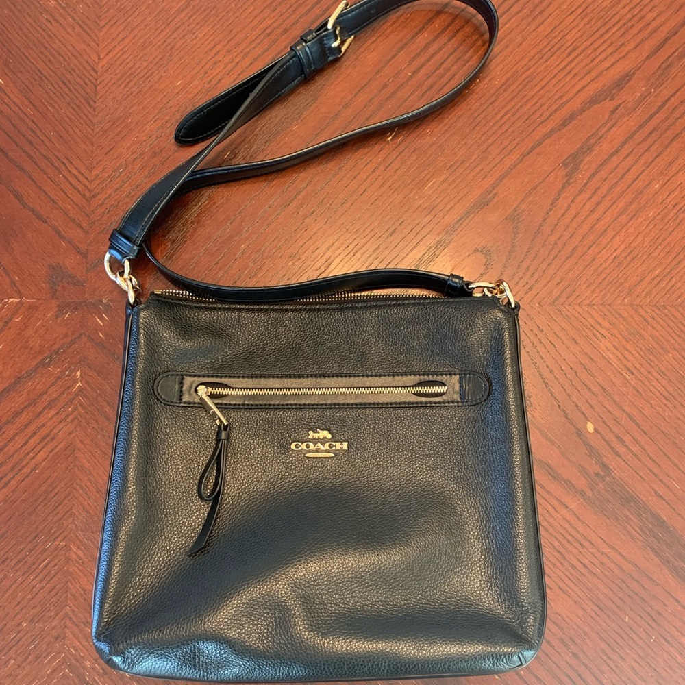 Black Coach Crossbody Purse - EUC!
